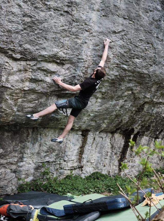 Will on Wild South (Font 8C), Raven Tor. Photo: Dave Parry/Instagram