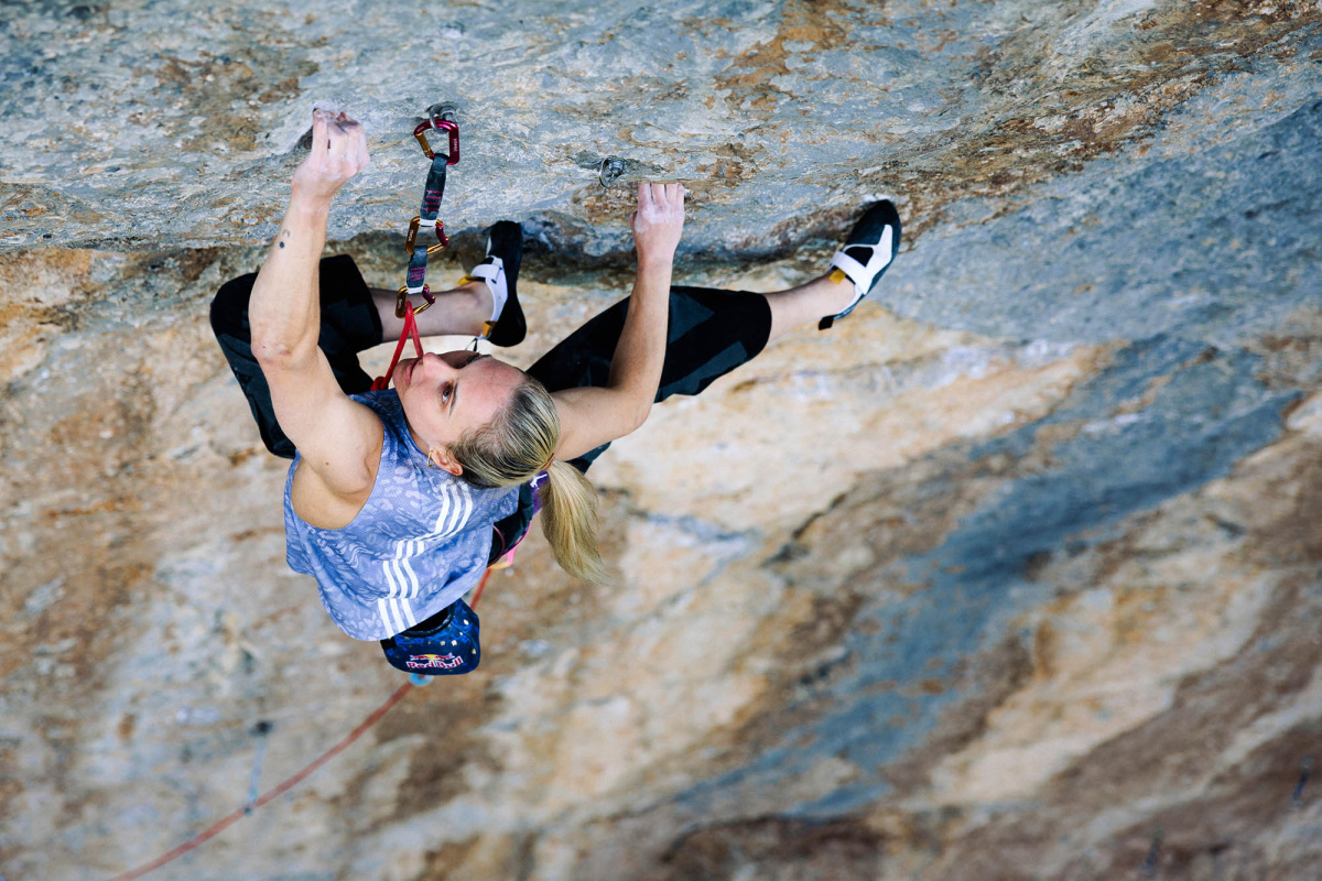 Janja Garnbret climbing the iconic Bibliographie (F9b+) at Céüse, France. Photo: Jessica Glassberg / Red Bull Content Pool