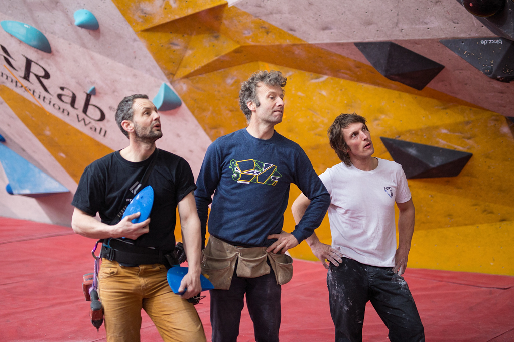 Percy Bishton (centre) setting at CWIF. Photo Band of Birds