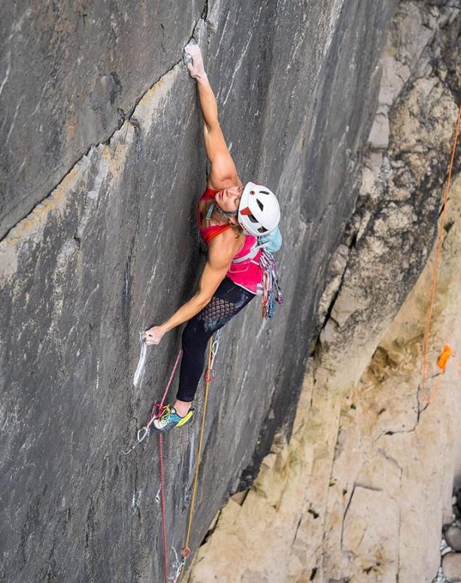 Maddy on her recent repeat of Murcia Wall (E8 6c) on the West Wall of Stennis Ford, Pembroke. © Stefan Morris.