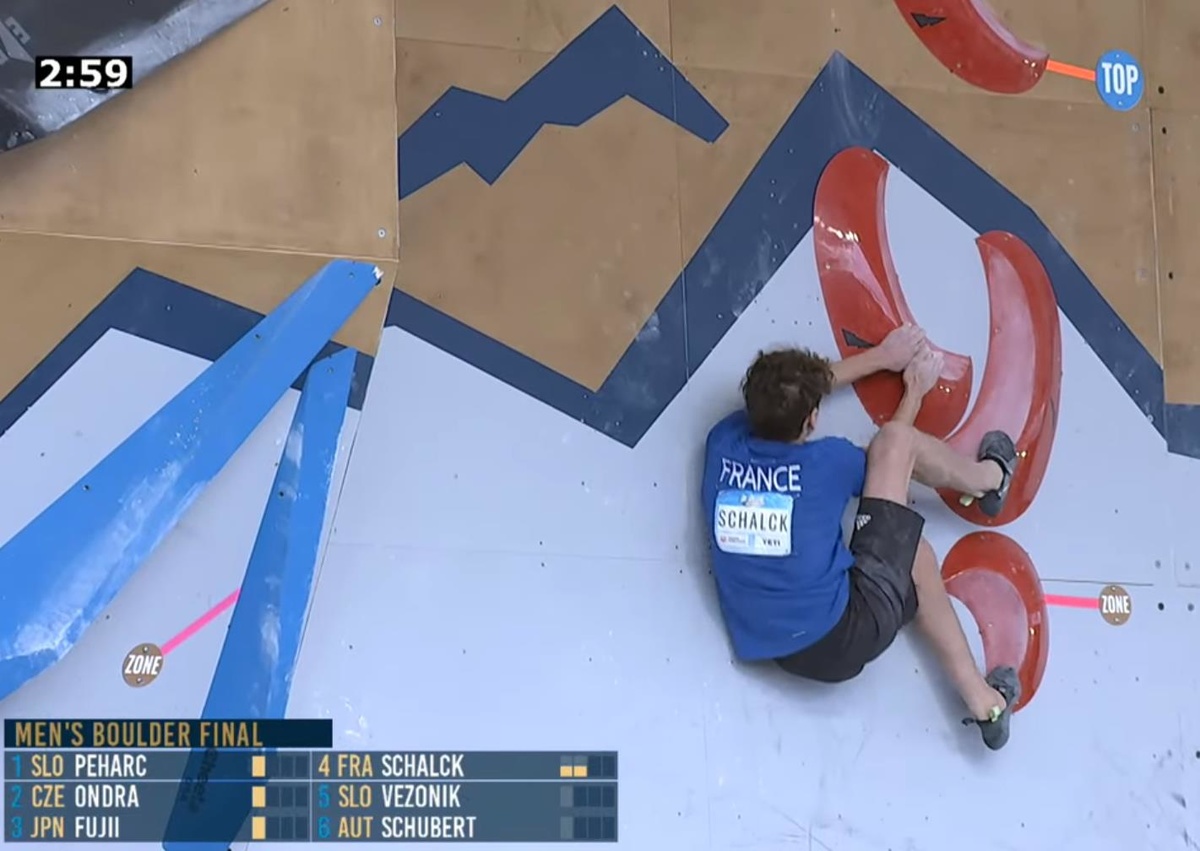 Medji Schalck flashing his first ever WC Bouldering final problem, M2