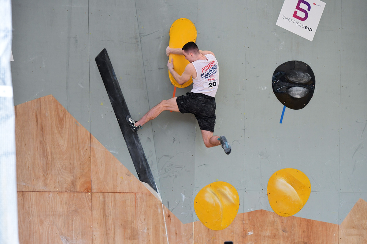 Max Milne flashing M3. Photo: Keith Sharples