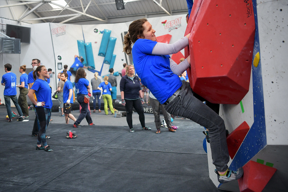 One of the more accommodating problems involving a short jam crack; toe jams were needed to complete the problem however. Photo: Keith Sharples