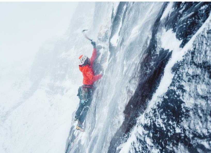 Hamish Frost leading the first pitch of Flyby, Cùl Mòr. Photo: Greg Boswell