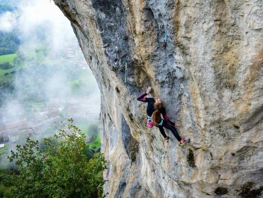 Laura Rogora in action on Goldrake (F9a+) at Cornalba. Photo: @_sophi.sun_