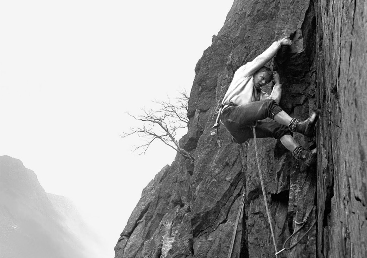 Pete Crew climbing Erosion Groove (E2 5c), Carreg Wastad, Llanberis Pass, north Wales. Photo: © John Cleare/Mountain Camera Library