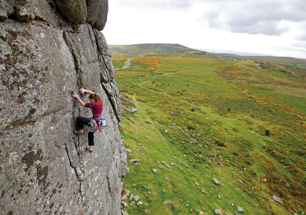 Mary Jenner-Birkett climbing the first pitch of Interrogation (E3 6a) on Low Man – West Face. Photo: © David Simmonite