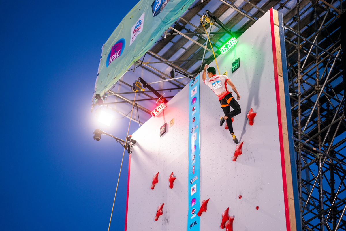 Veddriq Leonardo setting the new men's Speed world record at the IFSC World Cup in Salt Lake City, USA. Photo: Daniel Gajda/IFSC